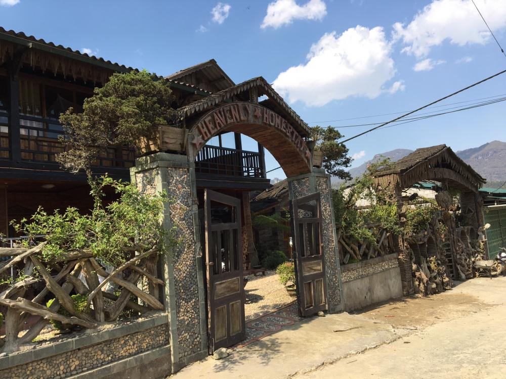 Cắt lỗ nhanh homestay siêu đẹp. nằm trong TOP của REVIEW du lịch Homstay SAPA.