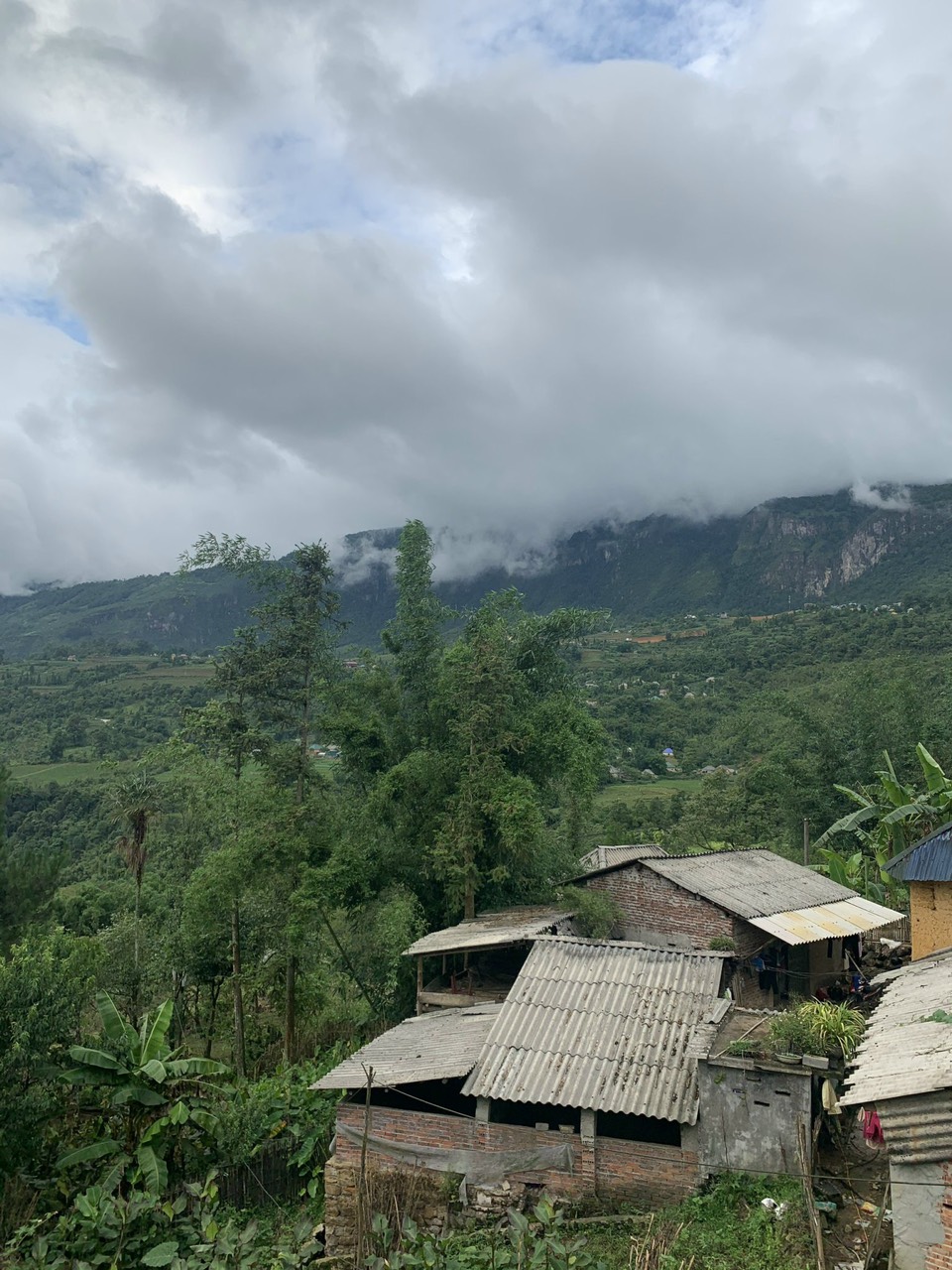 Bán đất Y Tý (Sapa 2). Lô đất 2 mặt đường có view thung lũng siêu đẹp tại thôn SÍN CHẢI.