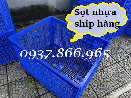 Sọt nhựa có bánh xe dùng trong xí nghiệp may